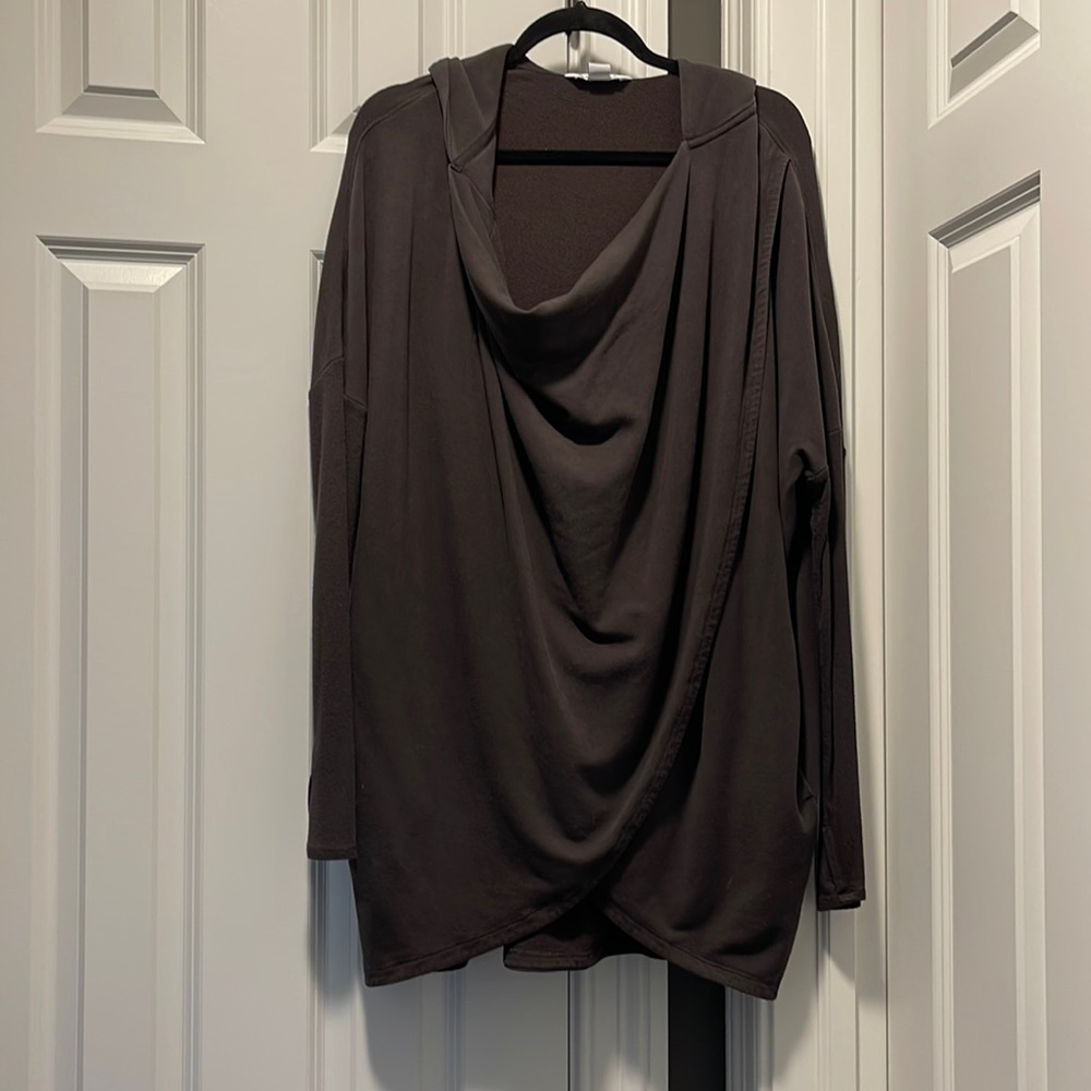 Athleta purana wrap hoodie in black SZ L